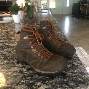 Women’s Merrell Hiking Boots
